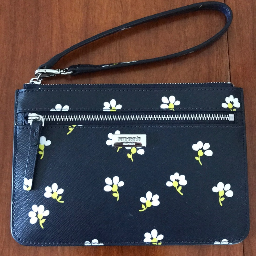 Kate spade shore street daisy toss wristlet
